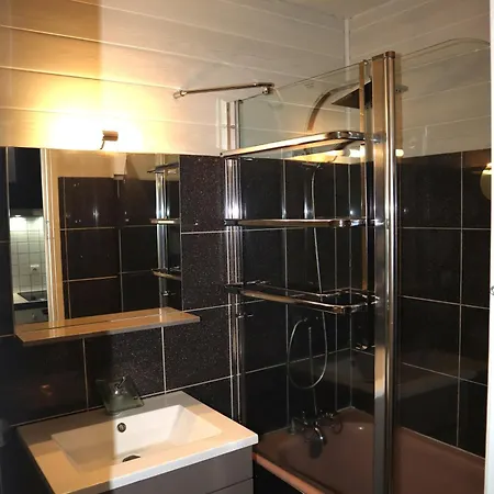 201, Les Ambassadeurs Apartment *