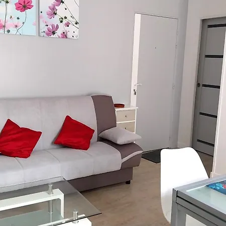 201, Les Ambassadeurs *