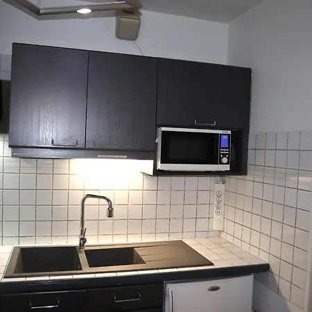 Apartment 201, Les Ambassadeurs