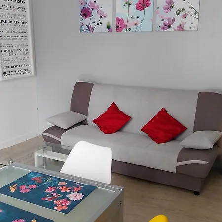 Apartment 201, Les Ambassadeurs *