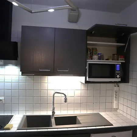 201, Les Ambassadeurs Apartment *
